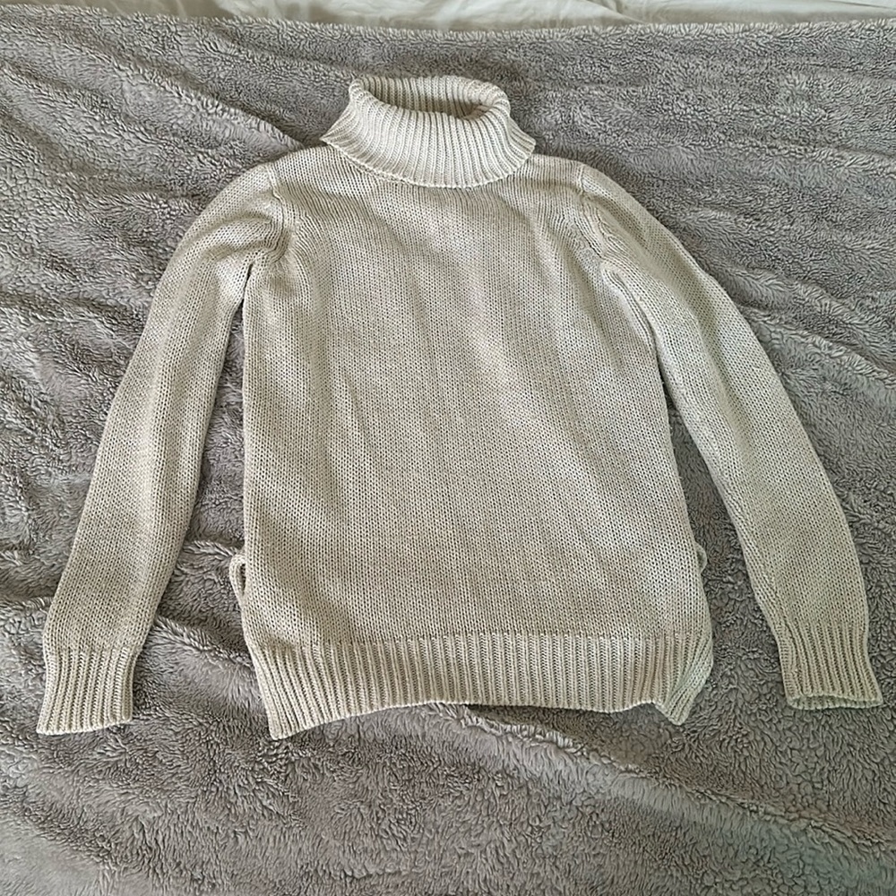 Forever 21 cream colored turtleneck